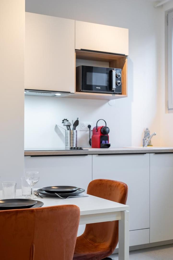 Renovated 1 Bedroom Apartment 릴 외부 사진